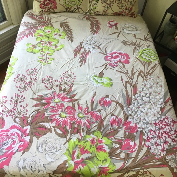 SOLD✖️Bright Floral Duvet Set - Picture 2 of 10